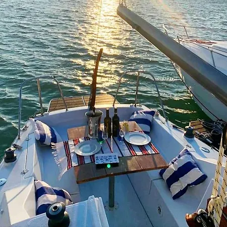 船上ホテル Barca A Vela Blue Marlin